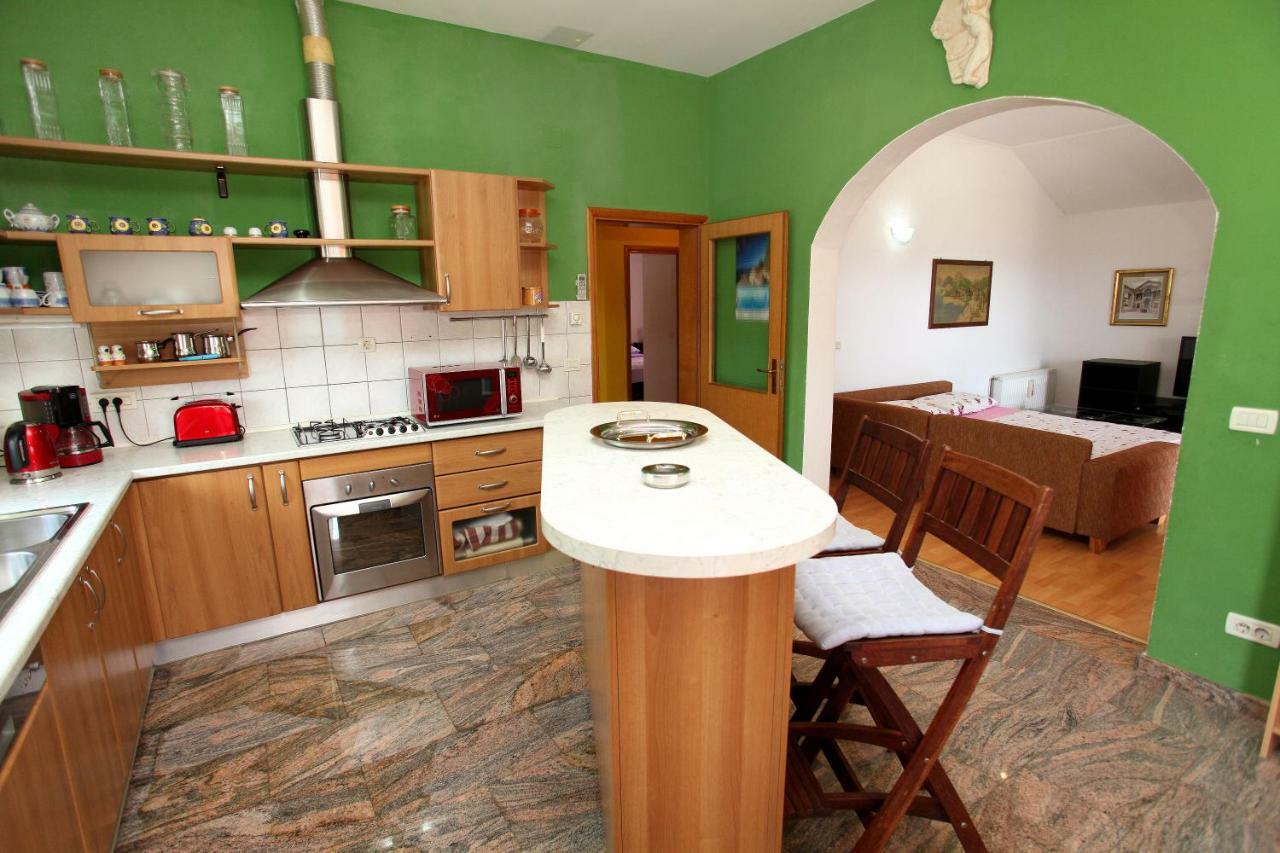 Apartman Dinka Trogir Exterior foto